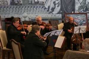 Malinconia-Ensemble Stuttgart unter der Leitung von Helmut Scheunchen, Esslingen