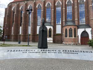 Denkmal für Kardinal Bolesław Kominek - Foto: Viola Plump