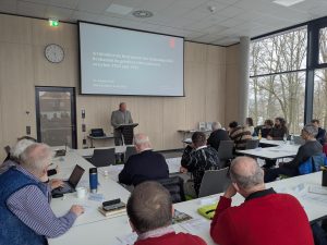 Dr. Gregor Ploch Dr. Gregor Ploch